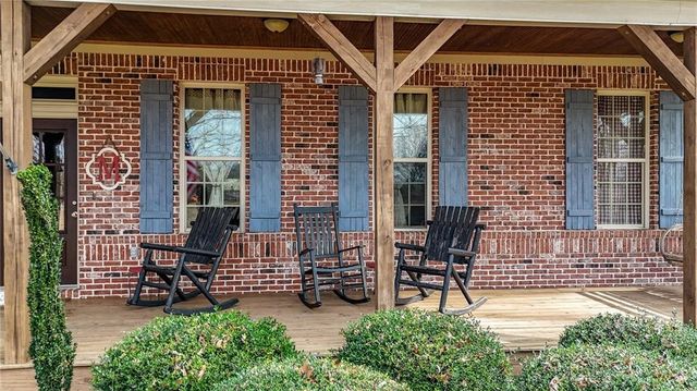 188 Richards NE Road, White, GA 30184