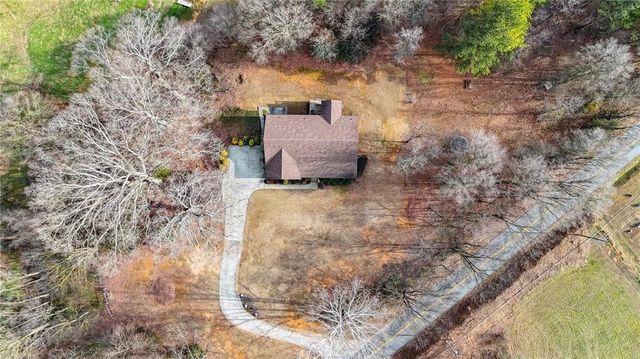 188 Richards NE Road, White, GA 30184