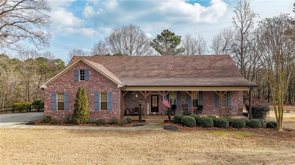 188 Richards NE Road, White, GA 30184