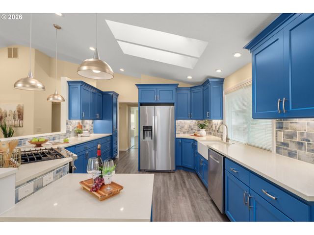 12812 Sw OVERGAARD St, Portland, OR 97224