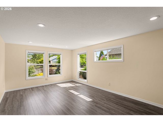 12812 Sw OVERGAARD St, Portland, OR 97224