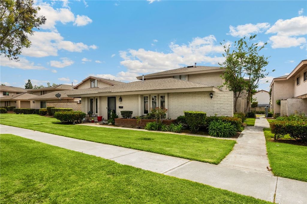 211 Doverfield, Placentia, CA 92870