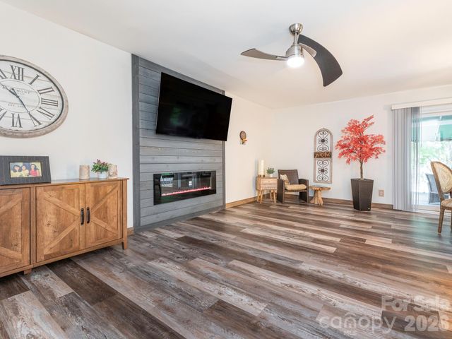 8340 Meadow Lakes Drive 8340, Charlotte, NC 28210