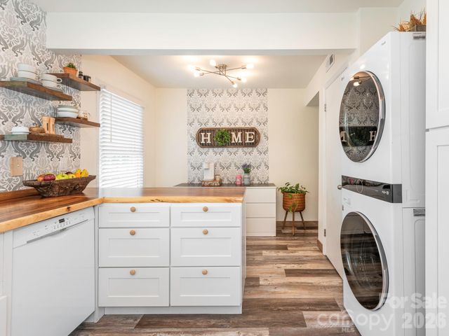 8340 Meadow Lakes Drive 8340, Charlotte, NC 28210