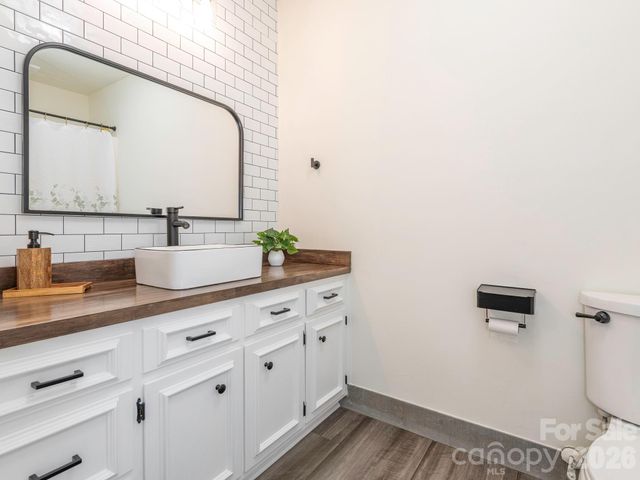 8340 Meadow Lakes Drive 8340, Charlotte, NC 28210