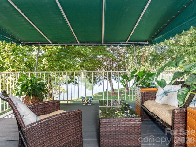 8340 Meadow Lakes Drive 8340, Charlotte, NC 28210