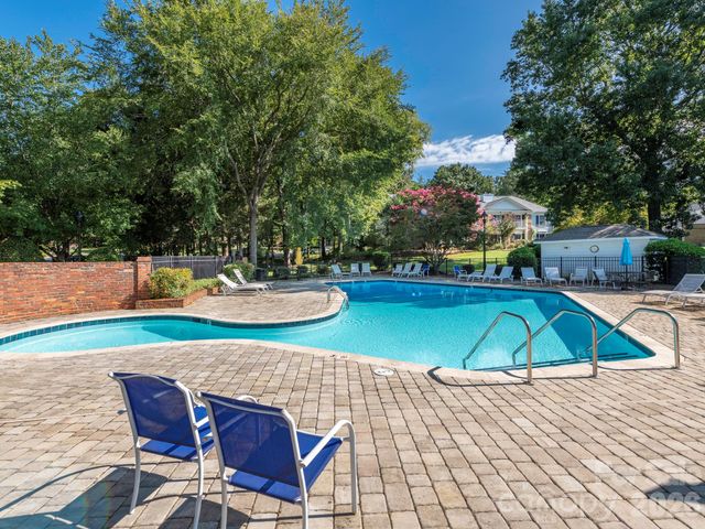 8340 Meadow Lakes Drive 8340, Charlotte, NC 28210