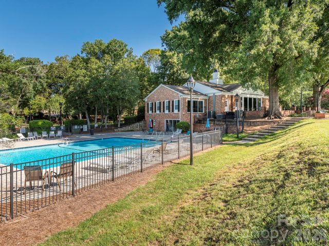 8340 Meadow Lakes Drive 8340, Charlotte, NC 28210