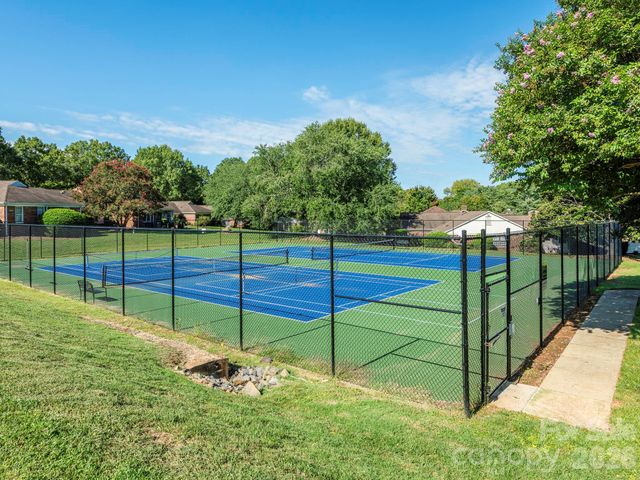 8340 Meadow Lakes Drive 8340, Charlotte, NC 28210