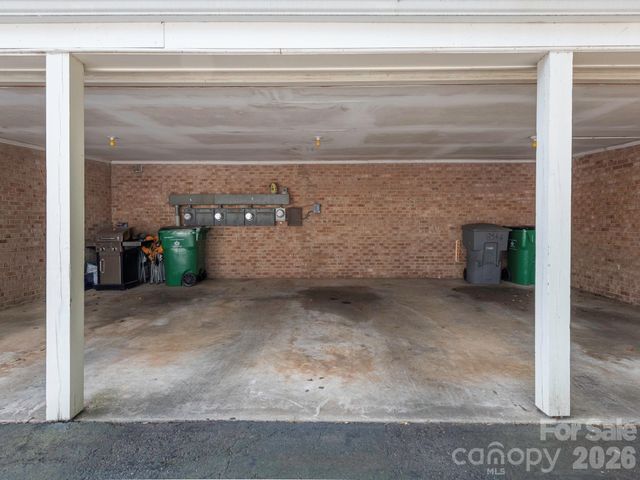 8340 Meadow Lakes Drive 8340, Charlotte, NC 28210