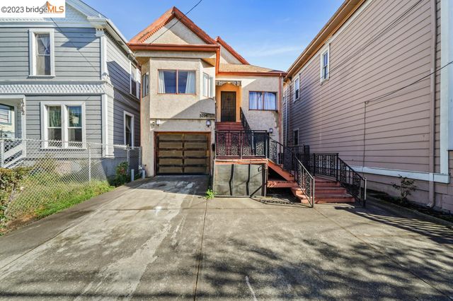 3228 Magnolia St, Oakland, CA 94608