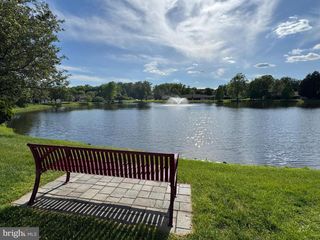 33 W AZALEA LN, Mount Laurel, NJ 08054