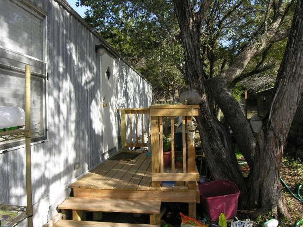 7113 Comstock Cv CV Rt side, Lago Vista, TX 78645