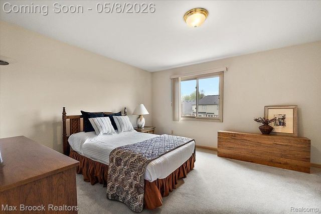 46597 Covington Drive, Macomb Township, MI 48044