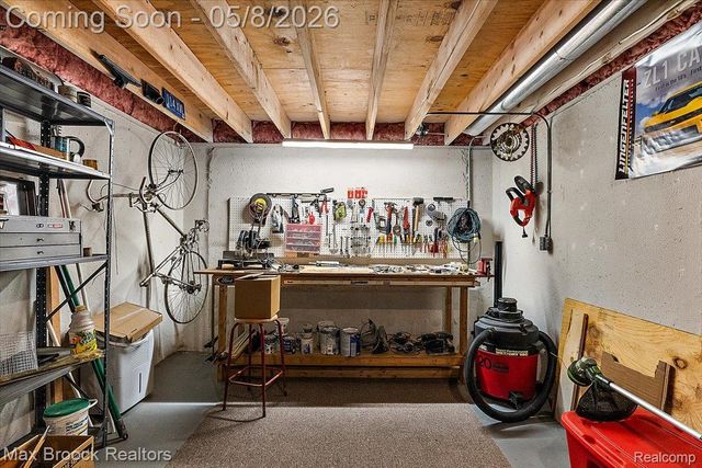 46597 Covington Drive, Macomb Township, MI 48044