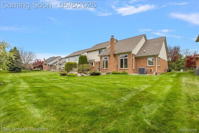 46597 Covington Drive, Macomb Township, MI 48044