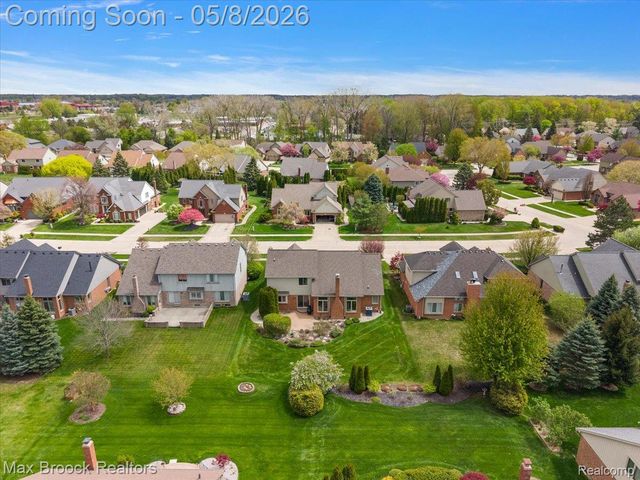 46597 Covington Drive, Macomb Township, MI 48044