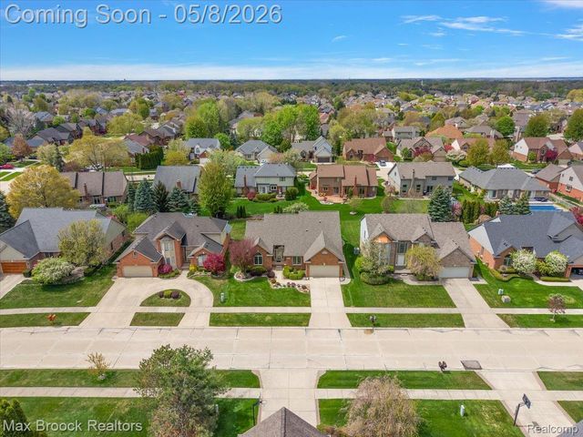 46597 Covington Drive, Macomb Township, MI 48044