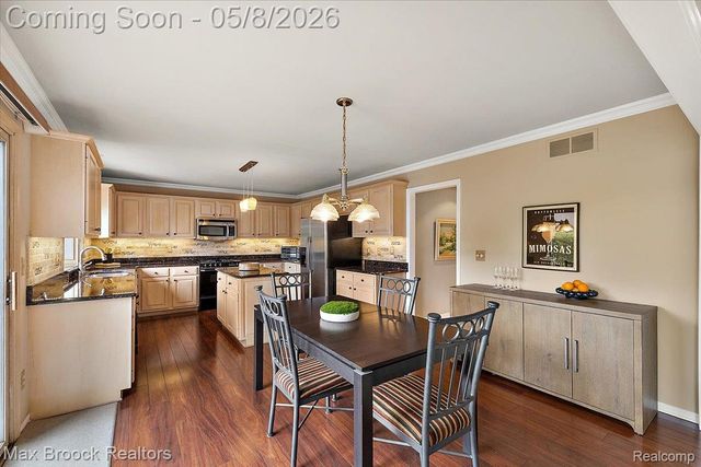 46597 Covington Drive, Macomb Township, MI 48044