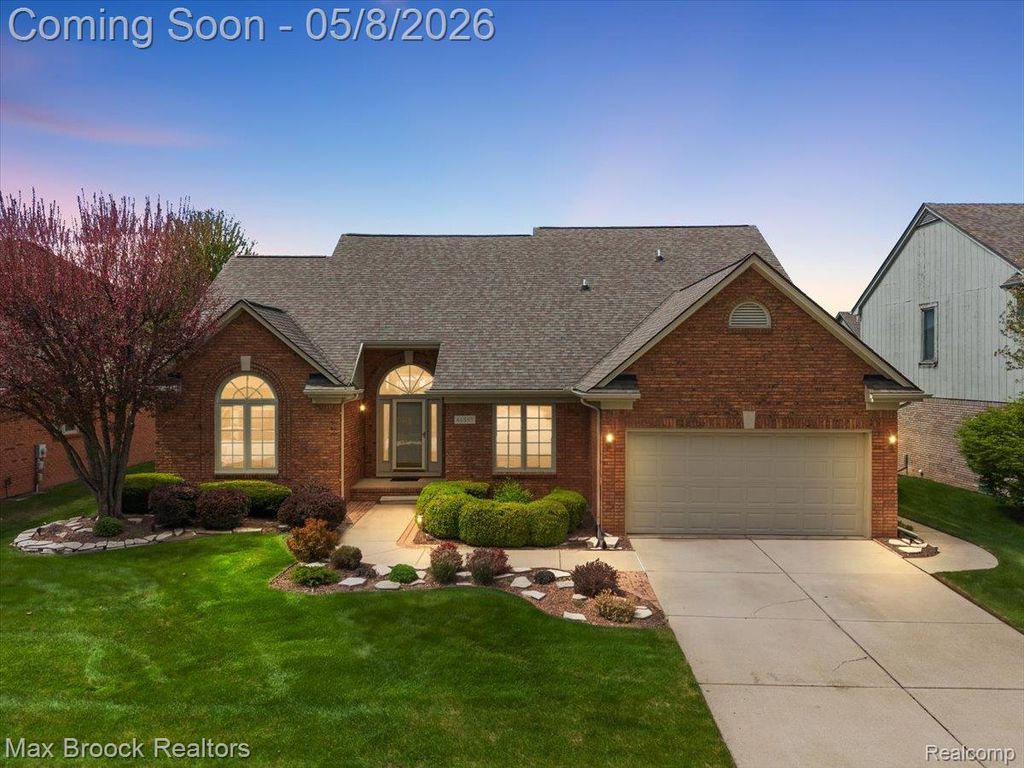 46597 Covington Drive, Macomb Township, MI 48044