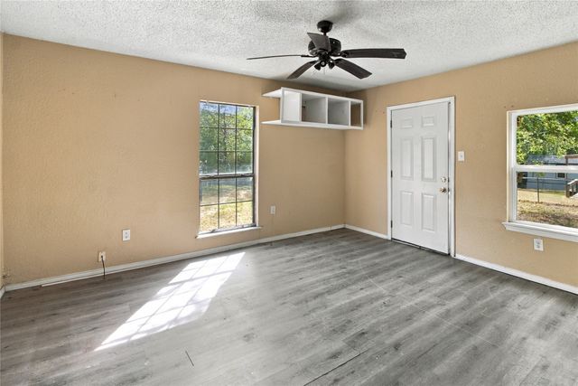 1504 S Travis Avenue, Denison, TX 75021