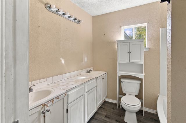 1504 S Travis Avenue, Denison, TX 75021