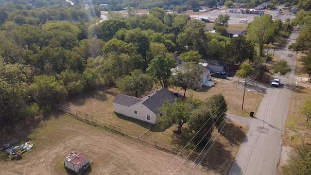 1504 S Travis Avenue, Denison, TX 75021