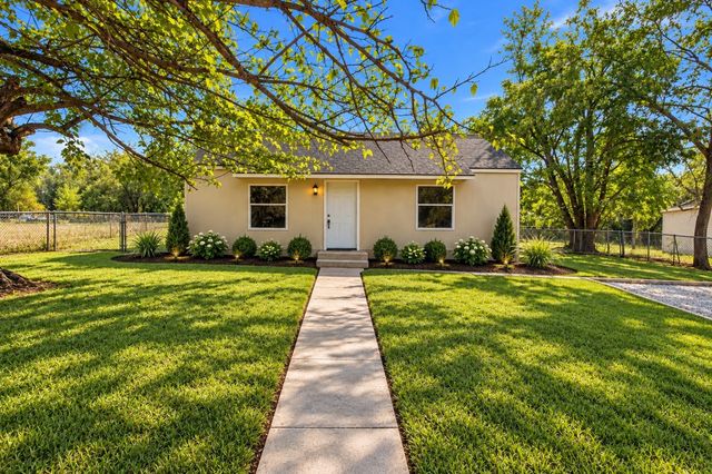 1504 S Travis Avenue, Denison, TX 75021