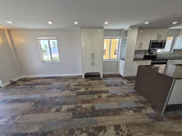 1815 N Surf Road 404, Hollywood, FL 33019