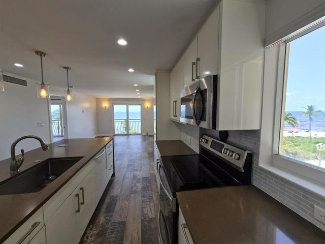 1815 N Surf Road 404, Hollywood, FL 33019