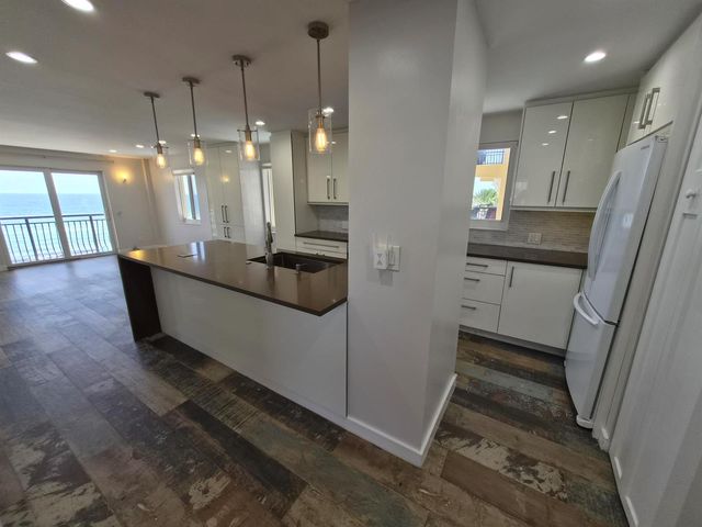 1815 N Surf Road 404, Hollywood, FL 33019