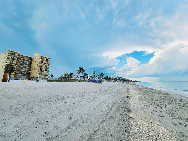 1815 N Surf Road 404, Hollywood, FL 33019
