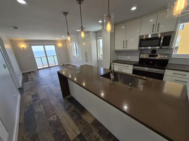 1815 N Surf Road 404, Hollywood, FL 33019