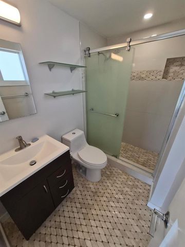 1815 N Surf Road 404, Hollywood, FL 33019