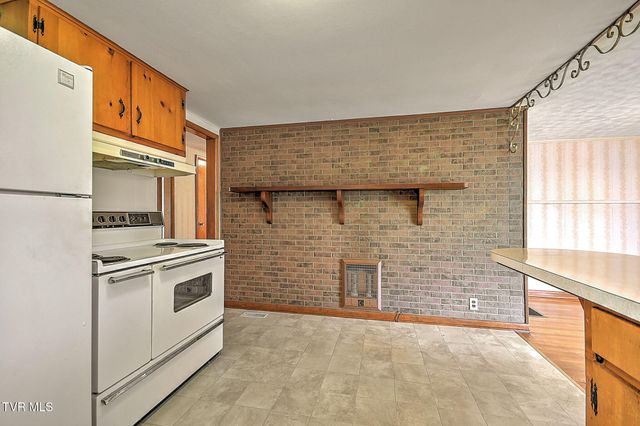 226 Concord Avenue, Mount Carmel, TN 37645