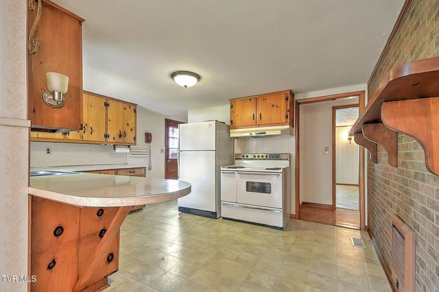 226 Concord Avenue, Mount Carmel, TN 37645