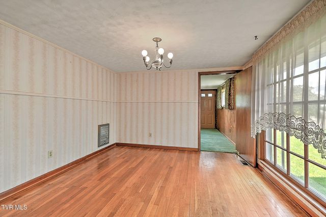 226 Concord Avenue, Mount Carmel, TN 37645