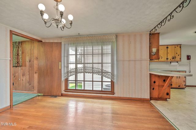 226 Concord Avenue, Mount Carmel, TN 37645