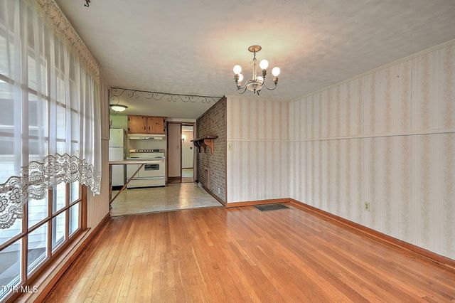 226 Concord Avenue, Mount Carmel, TN 37645