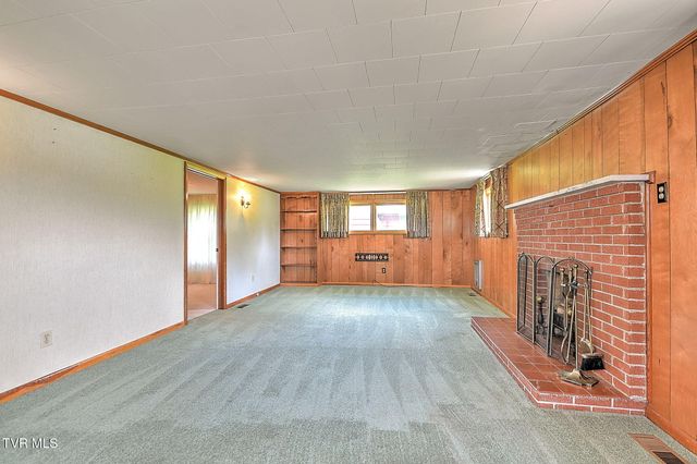 226 Concord Avenue, Mount Carmel, TN 37645