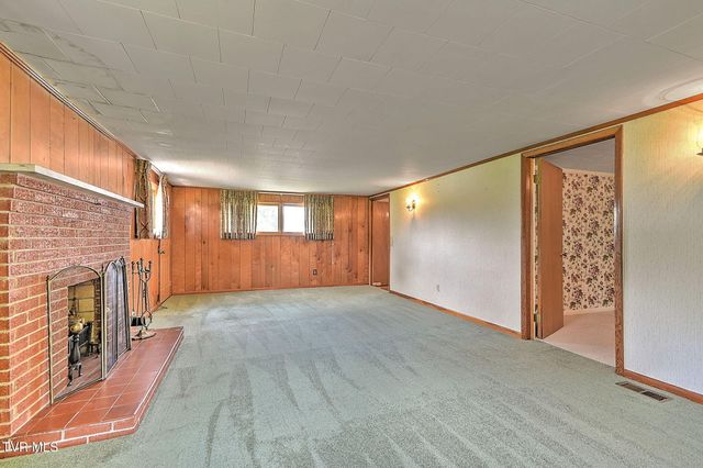 226 Concord Avenue, Mount Carmel, TN 37645