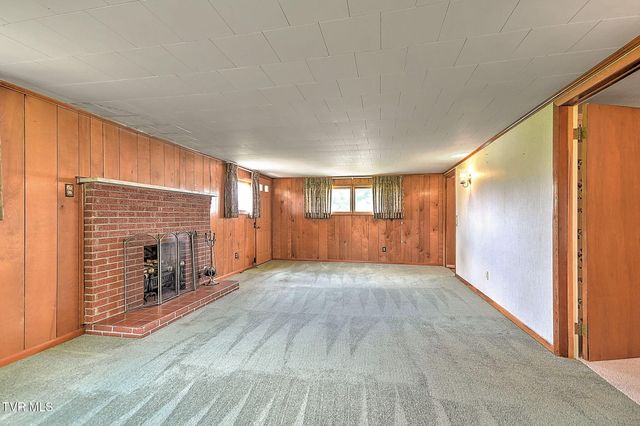 226 Concord Avenue, Mount Carmel, TN 37645