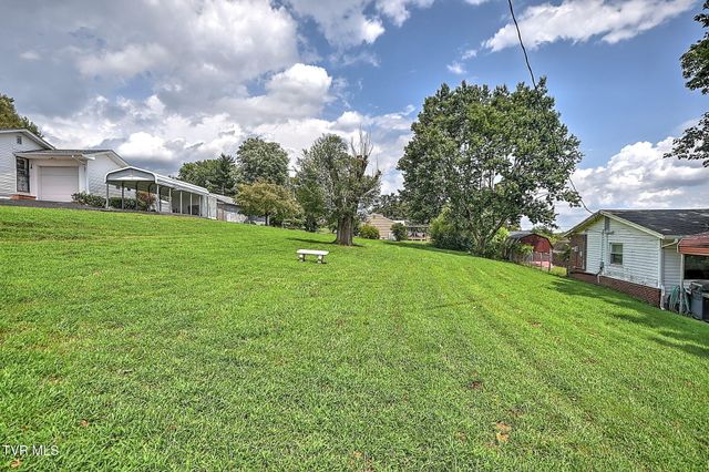 226 Concord Avenue, Mount Carmel, TN 37645