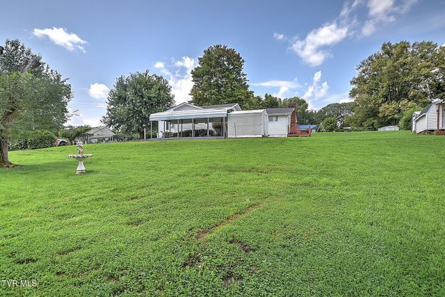 226 Concord Avenue, Mount Carmel, TN 37645