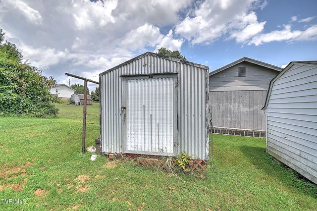 226 Concord Avenue, Mount Carmel, TN 37645