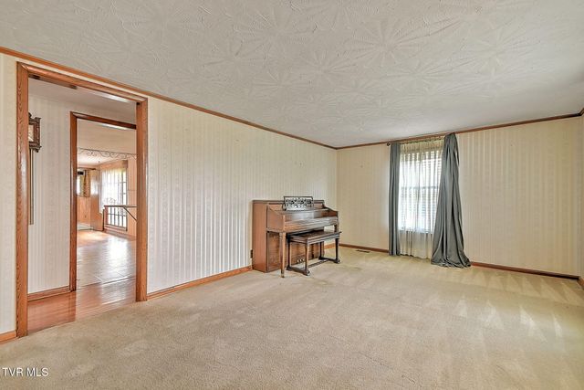 226 Concord Avenue, Mount Carmel, TN 37645