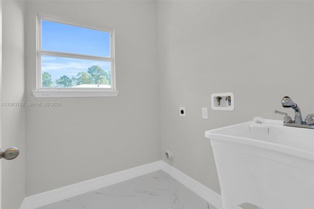 1108 Bainbridge ST, Lehigh Acres, FL 33974