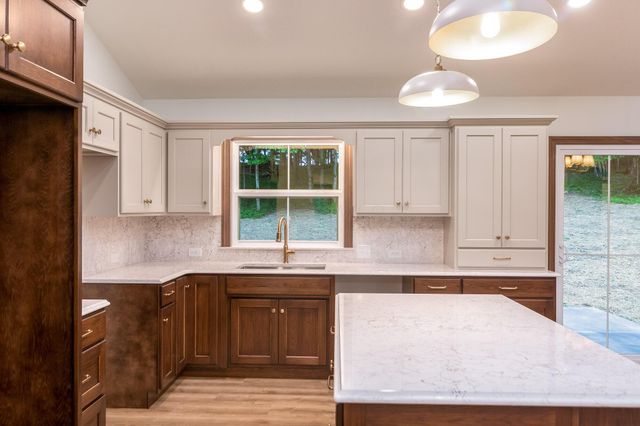 35 Orchard View Court, Howard, OH 43028