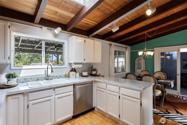 16318 SE Newport Way, Bellevue, WA 98006