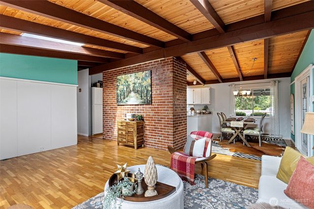 16318 SE Newport Way, Bellevue, WA 98006